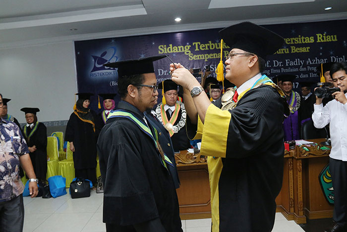 Professor Inauguration, Proof of Riau University's Commitment to ...