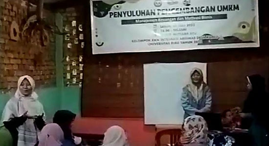 Sambutan dari DPL Kukerta Terintegrasi, Anisa Mutamima MEng (Sumber: HUMAS Universitas Riau)