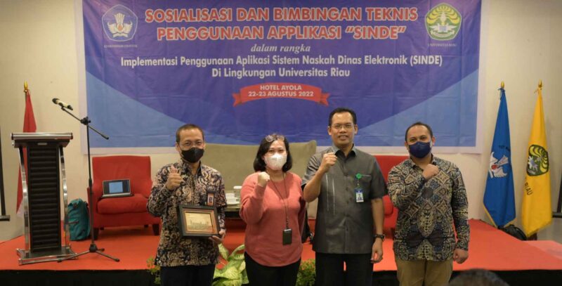 Implementasi "SINDE" Sebagai Sarana Efektifitas Persuratan di UNRI (Sumber: HUMAS Universitas Riau)