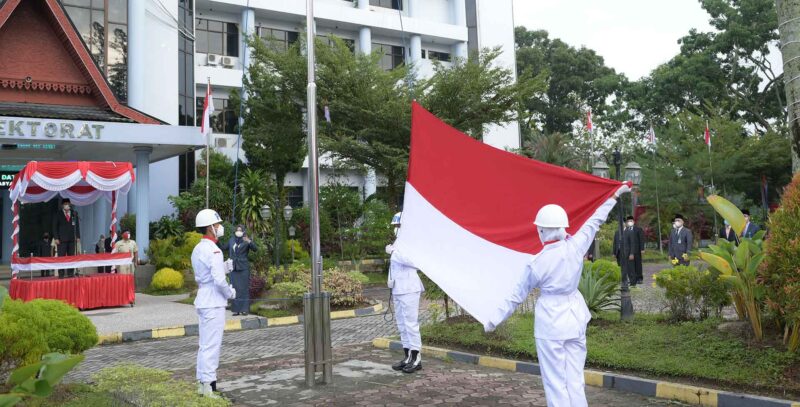 17 Agustus 2022, UNRI Upacara Bendera sekaligus “Launching” Logo dan Maskot Milad (Sumber: HUMAS Universitas Riau)