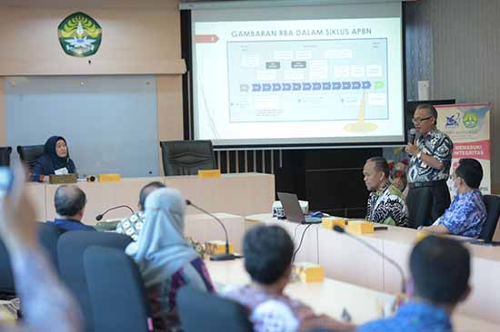 Manfaatkan Secara Optimal Untuk Pelayanan Pendidikan (Sumber: HUMAS Universitas Riau)