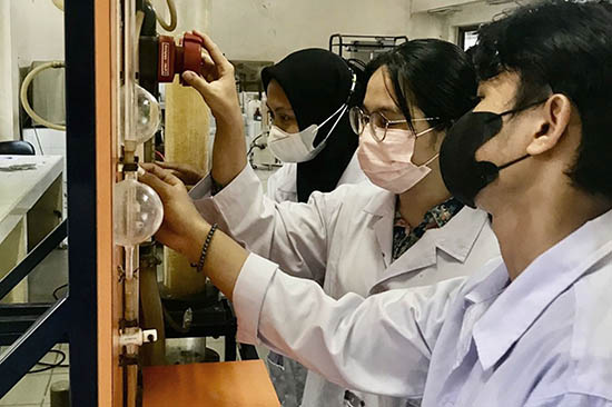 Siapkan Lulusan yang Potensial, Melalui D-III Teknik Kimia (Sumber: HUMAS Universitas Riau)