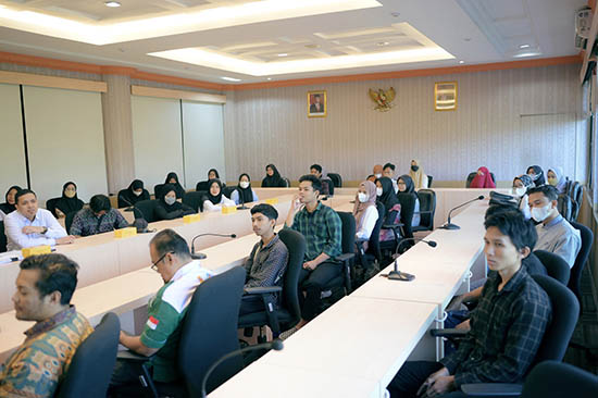 BAZNAS-UNRI Salurkan Bantuan UKT untuk 84 Mahasiswa (Sumber: HUMAS Universitas Riau)