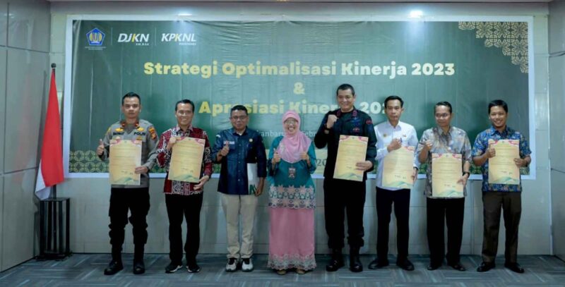 UNRI Raih Penghargaan Terbaik III (Sumber: HUMAS Universitas Riau)