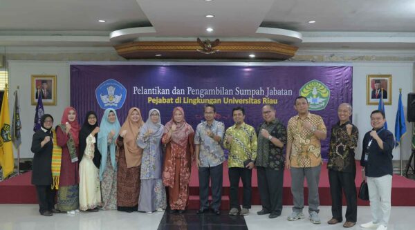 Rektor UNRI Lantik Pejabat Pascasarjana dan SPI (Sumber: HUMAS Universitas Riau)