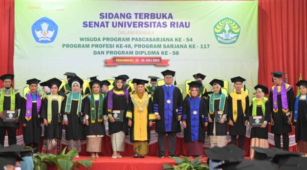 Wisudawan UNRI untuk Kemajuan Bangsa dan Negara (Sumber: HUMAS Universitas Riau)