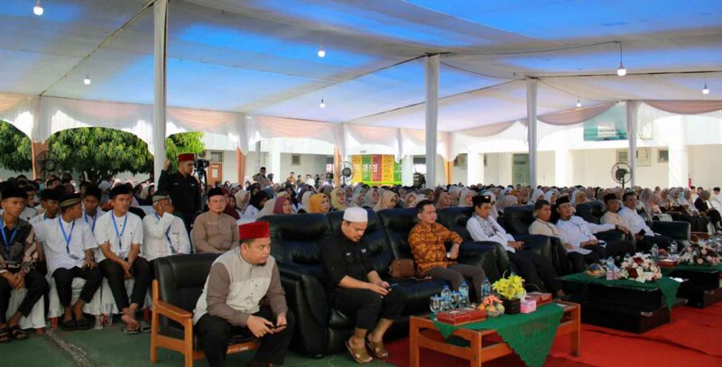Fakultas Kedokteran Universitas Riau menggelar Tabligh Akbar dalam Rangka Milad yang ke-22 bersama UAS (Sumber: HUMAS Universitas Riau)