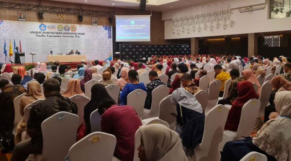 96 Lulusan Program Profesi Ners FKp UNRI Angkat Sumpah (Sumber: HUMAS Universitas Riau)