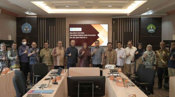 Berkolaborasi dan Besenergi menerapkan Program PKKM Kemajuan Bangsa (Sumber: HUMAS Universitas Riau)