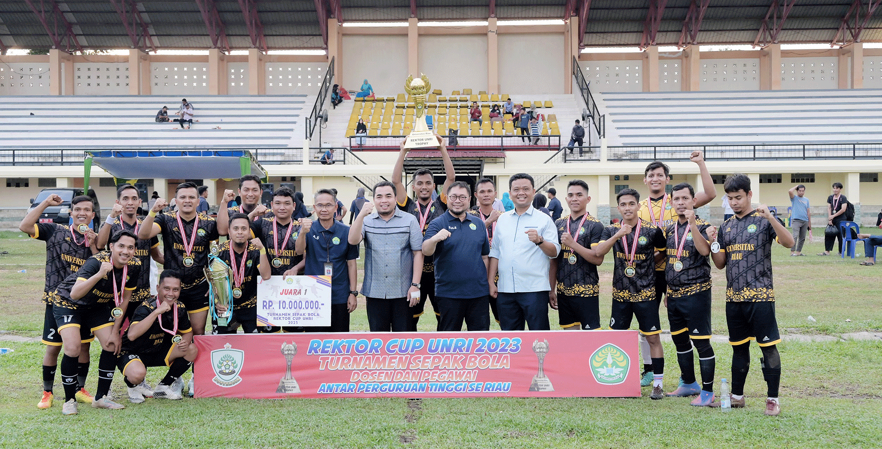 Unri Raih Juara Perhelatan Rektor Cup Cabang Olahraga Sepak Bola