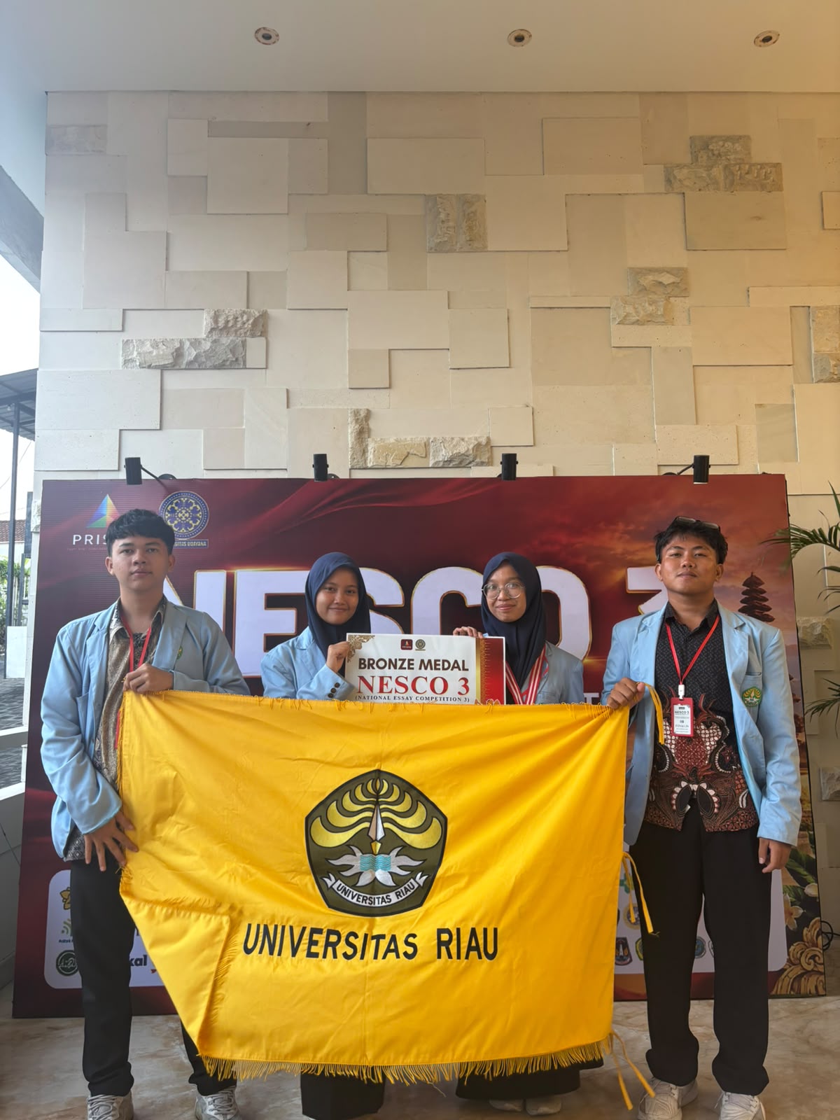 Mahasiswa Unri Raih Bronze Medal pada National Essay Competition (NESCO) 3